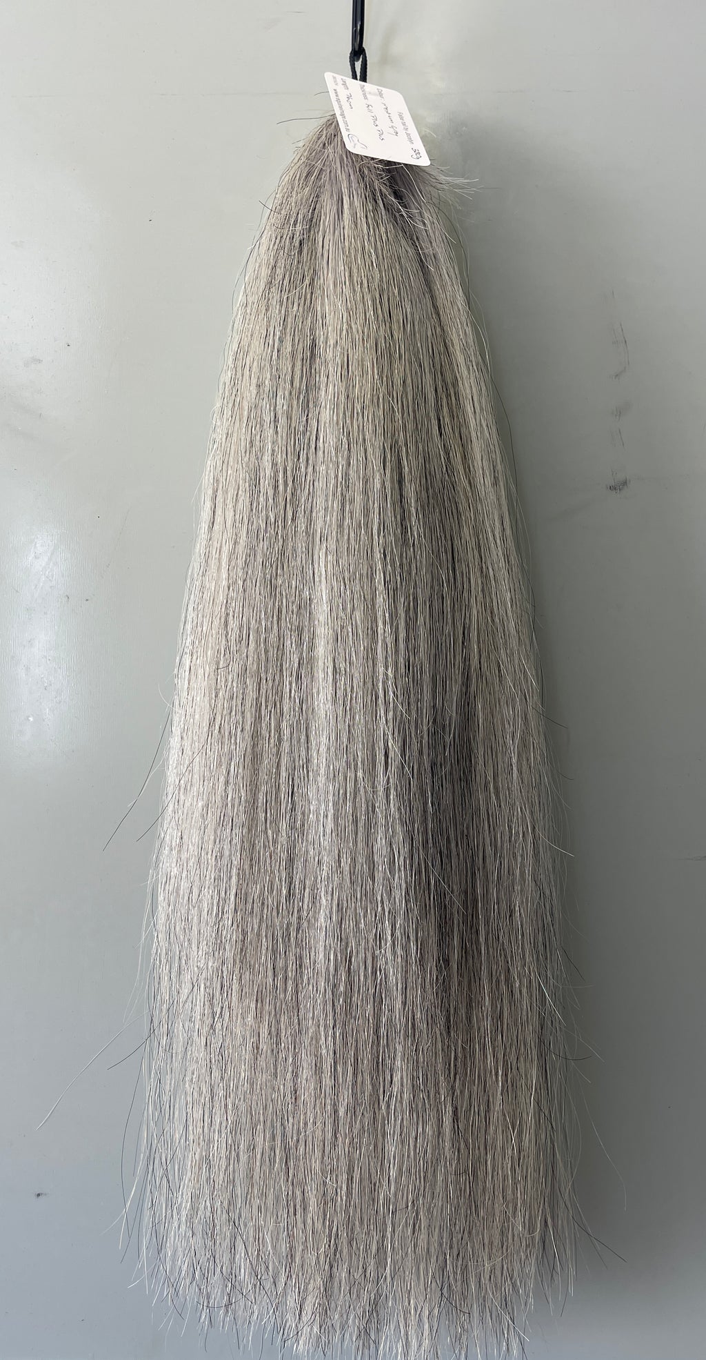 Medium to light grey blend Full plus plus 76 cm natural end