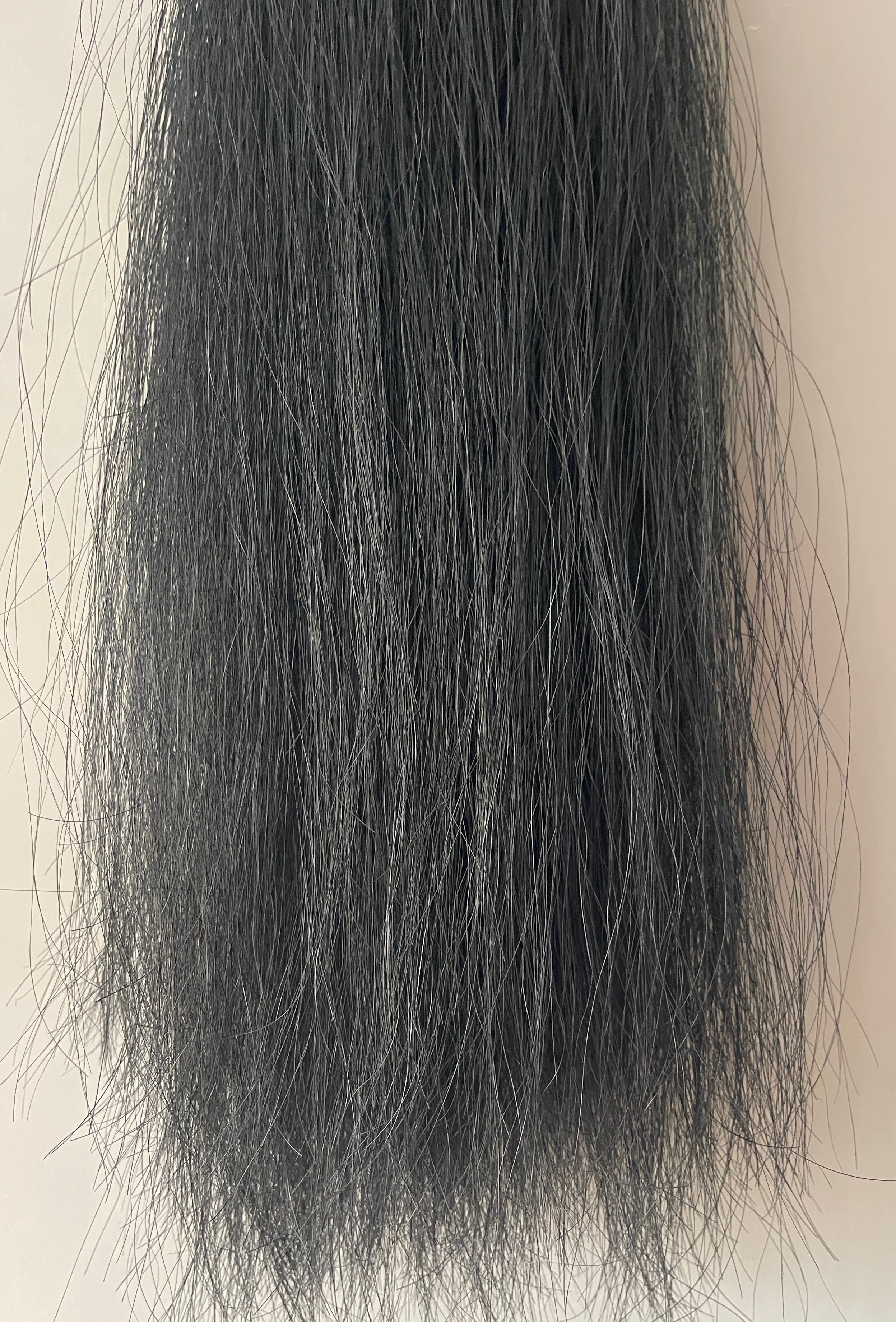 Dyed black medium ( single thickness ) 185g of hair 62-64 cm natural end