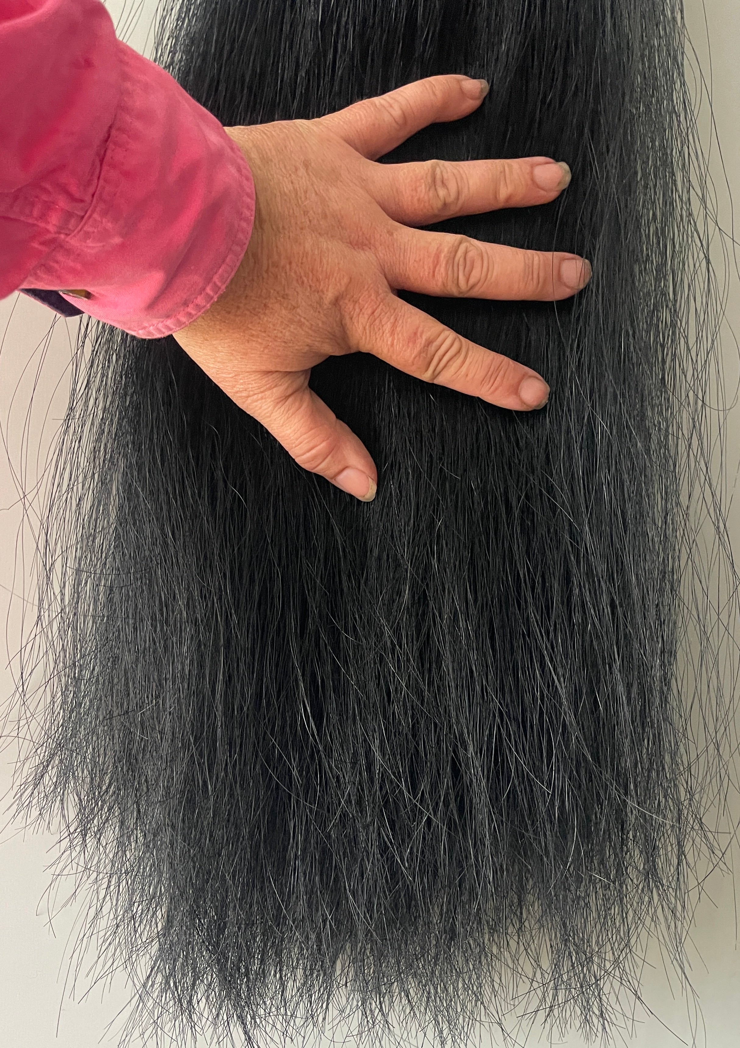 Dyed black medium ( single thickness ) 185g of hair 62-64 cm natural end