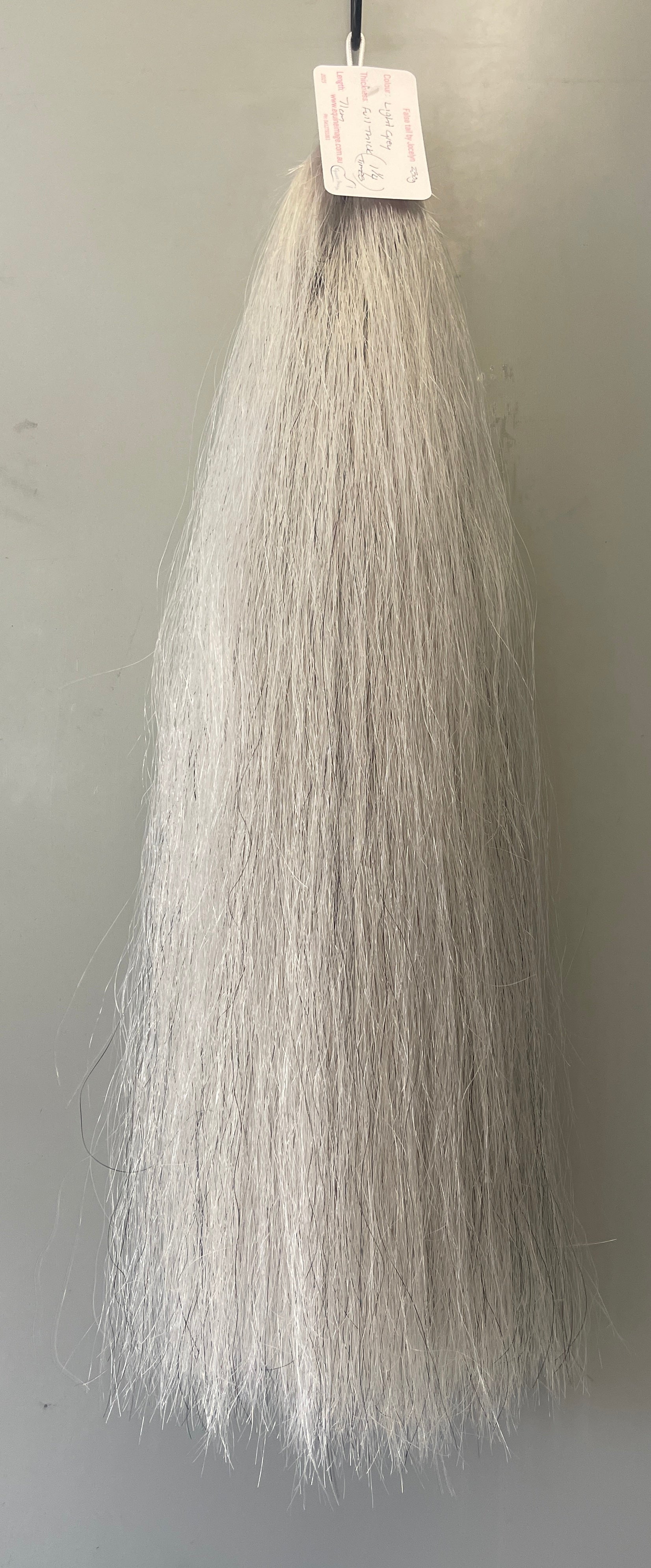 Light Grey Full Thickness 71 cm cut end 230g of hair