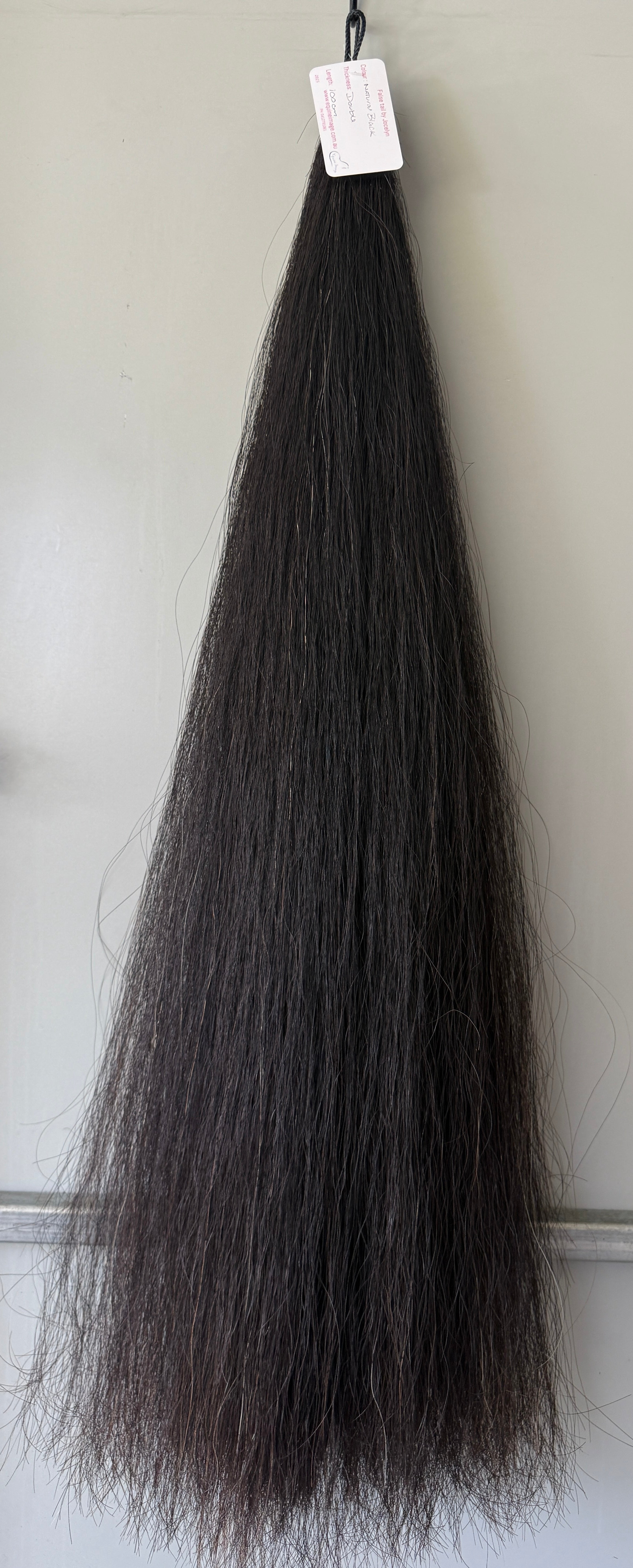 Qhorse length Natural Black ( Liver /black) 100 cm cut end Double thickness