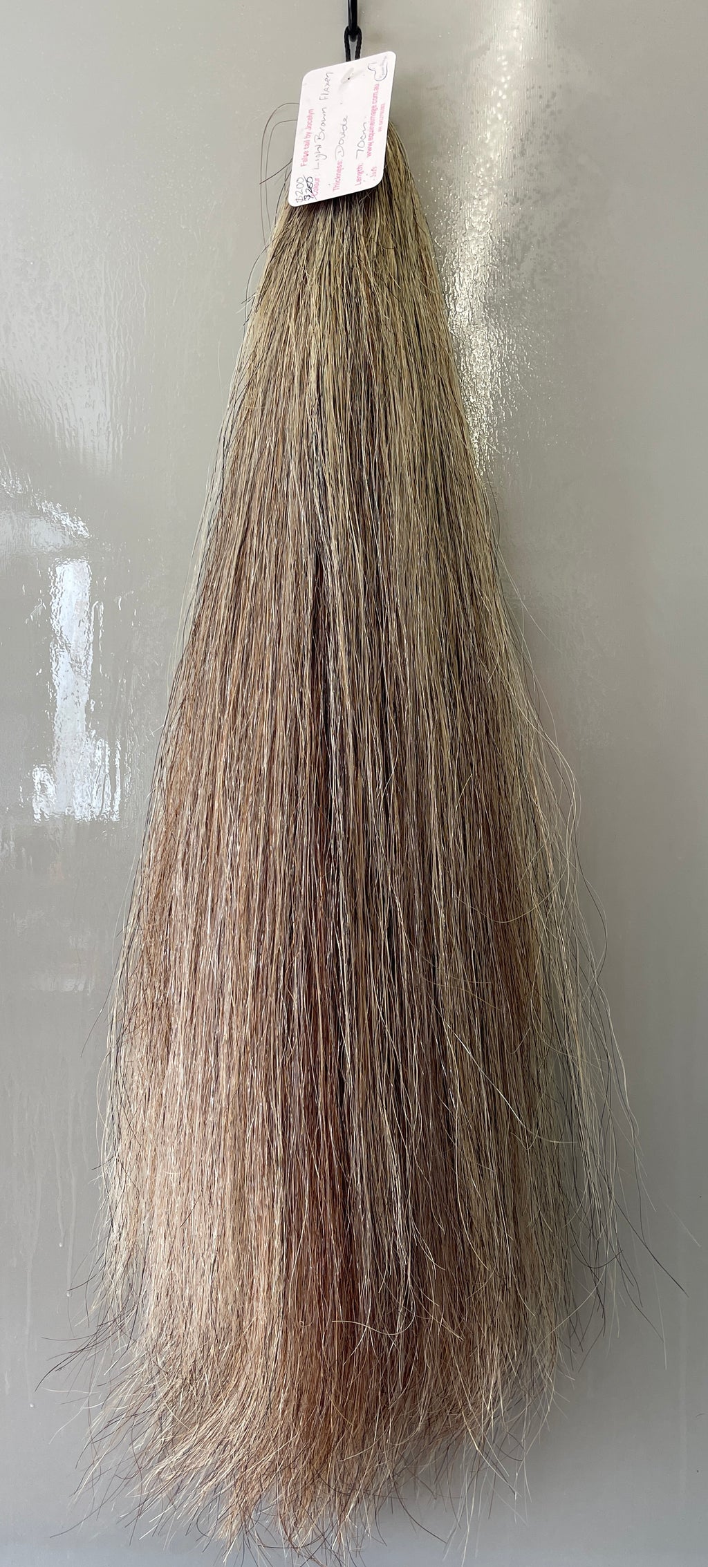 Light Brown flaxen ( Taffy )  mix Double thickness 76 cm  natural end