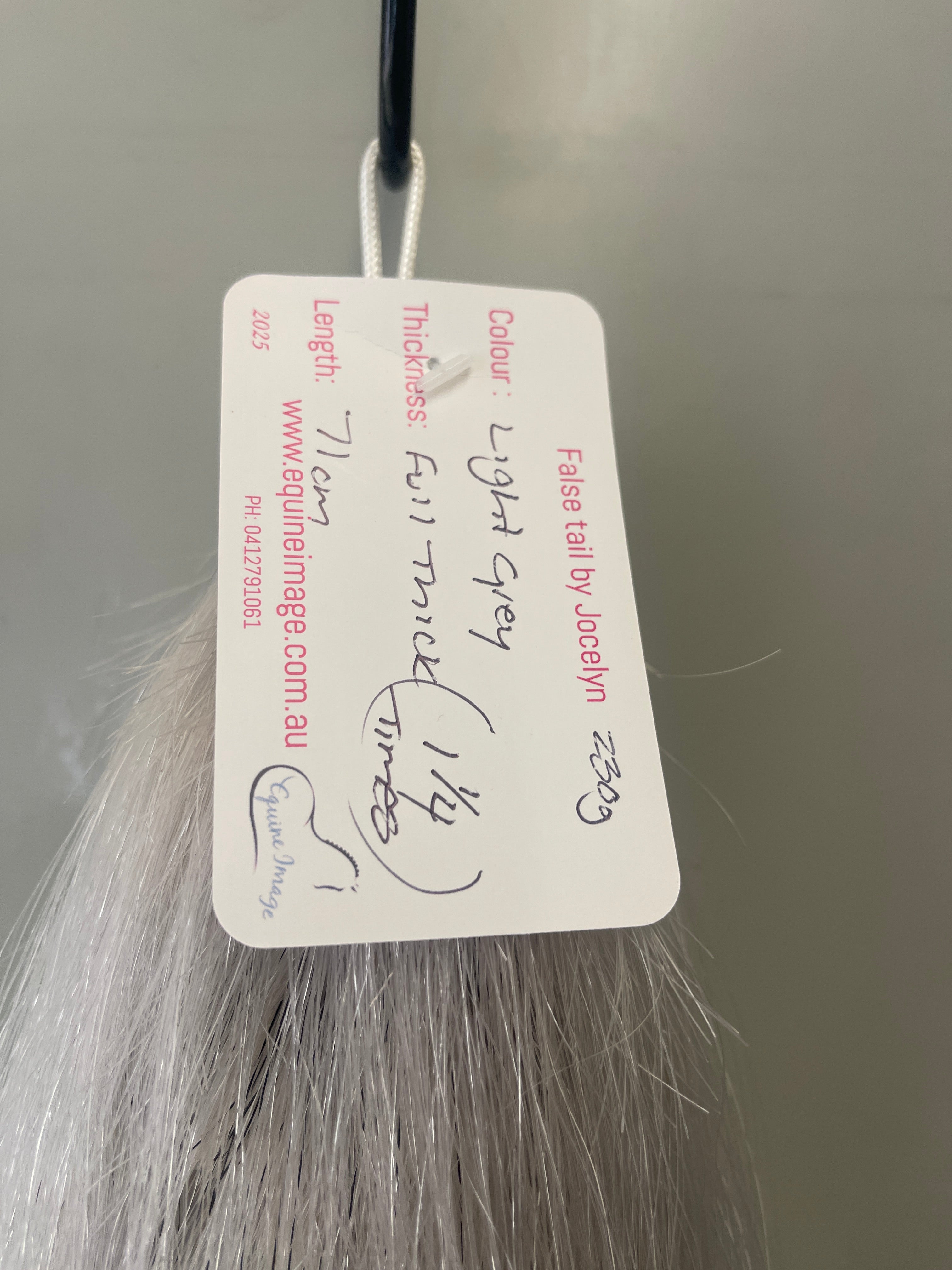 Light Grey Full Thickness 71 cm cut end 230g of hair